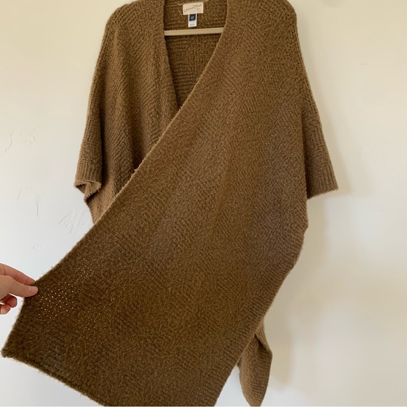 Oversized Shawl Sweater - Picture 4 of 8